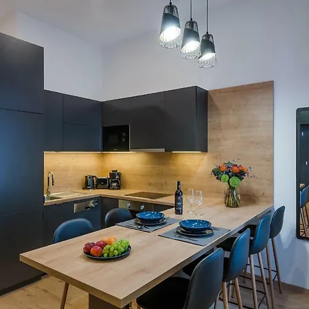 High End Klauzal With Ac - For Cooling *