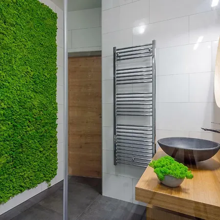 High End Klauzal With Ac - For Cooling Apartman