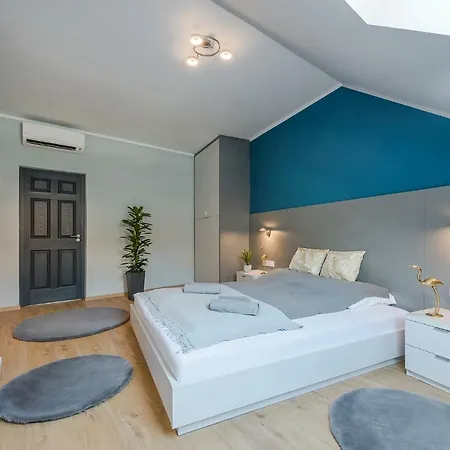 High End Klauzal With Ac - For Cooling Apartment Budapest