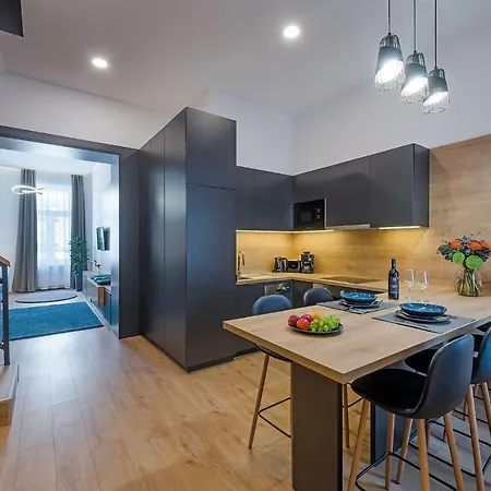High End Klauzal With Ac - For Cooling Apartment